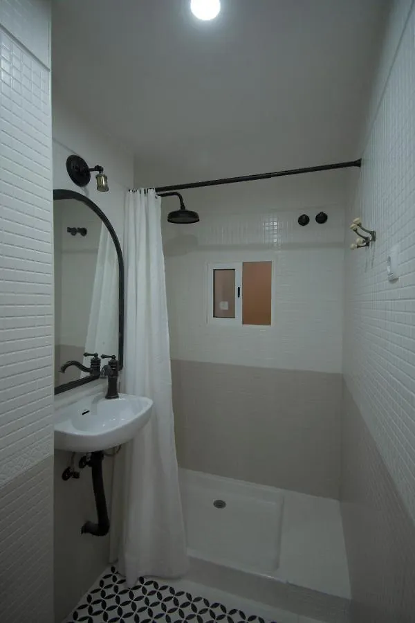 Habitacion Con Bano Privado En Casa De 3 Habitaciones En El Barrio Mas Historico Гранада